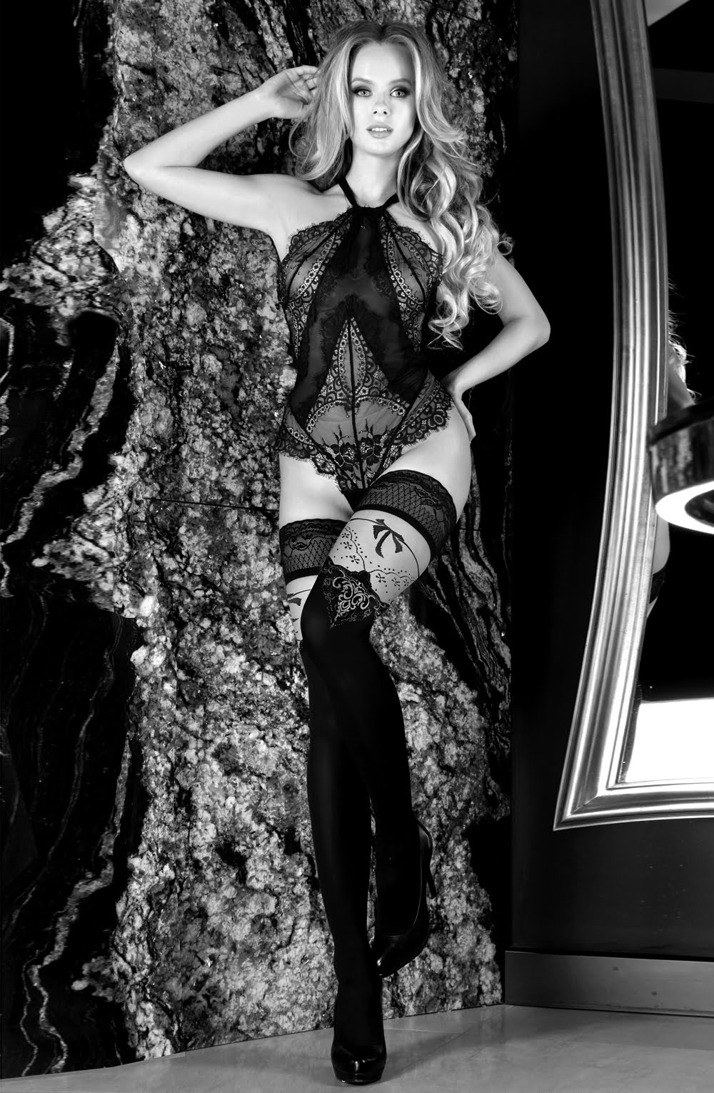 ballerina 555 black/skin hold ups - image 3